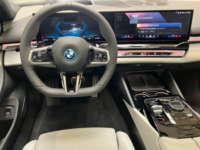Bild 6: BMW i5 eDrive40 Touring G61