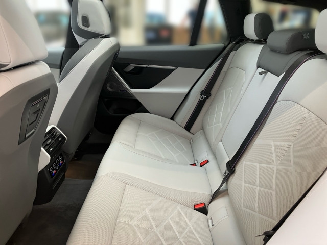 Bild 8: BMW i5 eDrive40 Touring G61