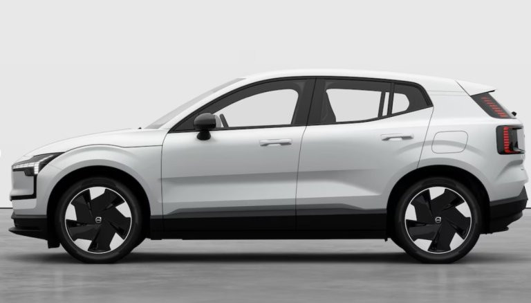 Bild 1: VOLVO PKW EX30 Plus, Single Motor Extended Range, Vollelektrisch