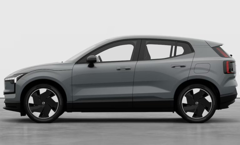 Bild 1: VOLVO PKW EX30 Plus, Single Motor Extended Range, Vollelektrisch