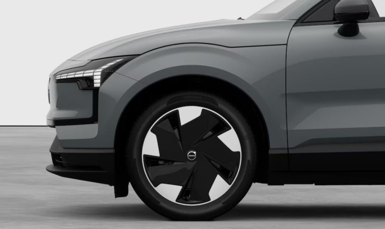 Bild 4: VOLVO PKW EX30 Plus, Single Motor Extended Range, Vollelektrisch