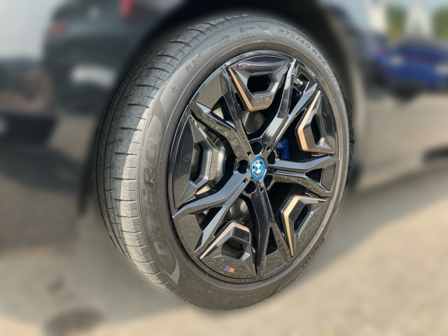 Bild 4: BMW PKW i-Serie iX M60 I20 XE2