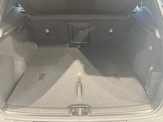 Bild 8: VOLVO PKW XC40 Plus, B3 Mild Hybrid, Benzin, Dark