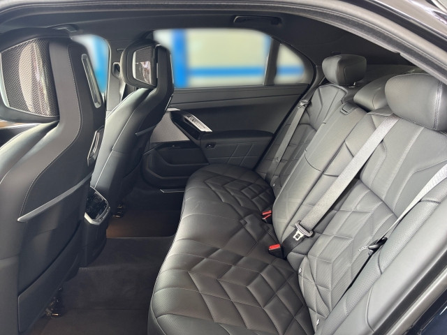 Bild 8: BMW 750e xDrive Limousine G70 XB1