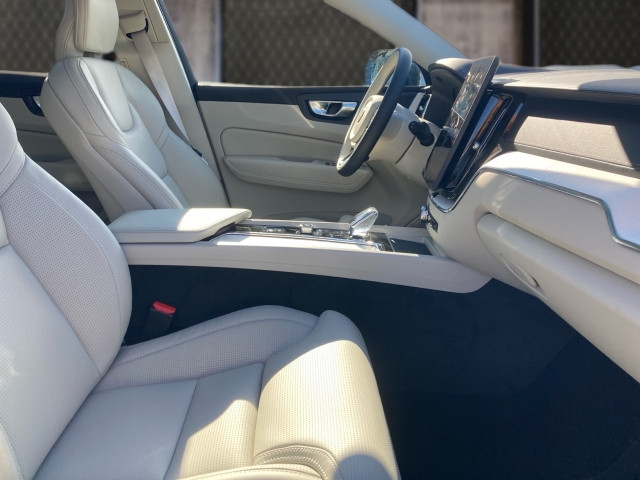 Bild 6: VOLVO PKW XC60 T6 AWD Plug-in Hybrid Ultra Bright