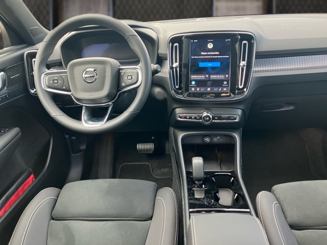 Bild 6: VOLVO PKW EX40 Black Edition Ultra, Twin Motor Performance, Vollelektr