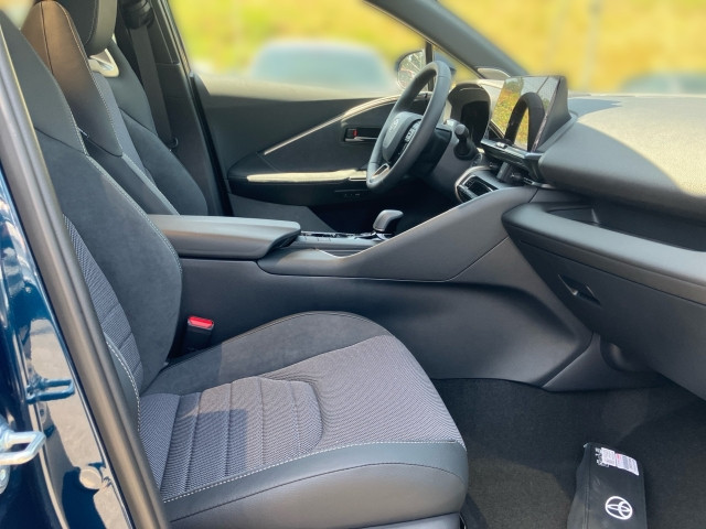 Bild 5: Toyota C-HR - 2,0 l Plugin 4x2  Lounge CVT