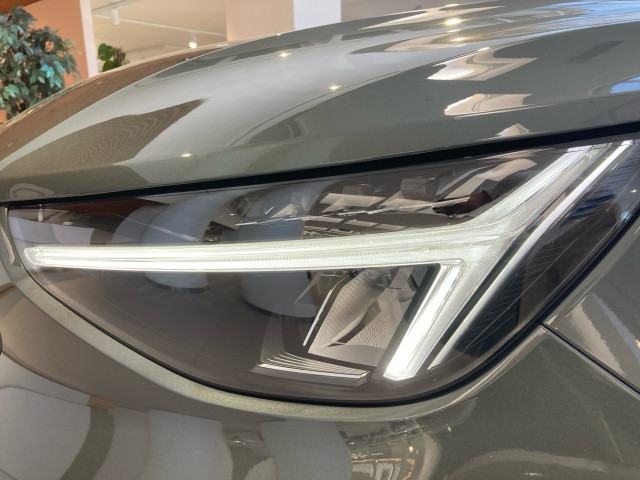 Bild 2: VOLVO PKW EC40 Single Motor Extended Range Plus Dark