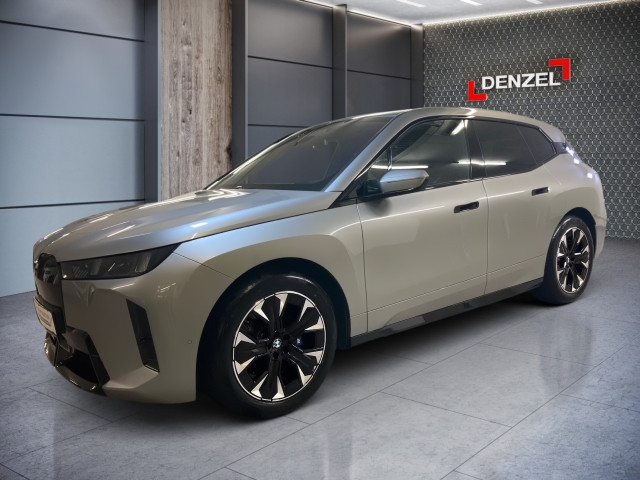 Bild 1: BMW PKW i-Serie iX xDrive45 I20