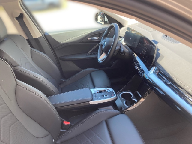 Bild 5: BMW iX1 xDrive30 U11