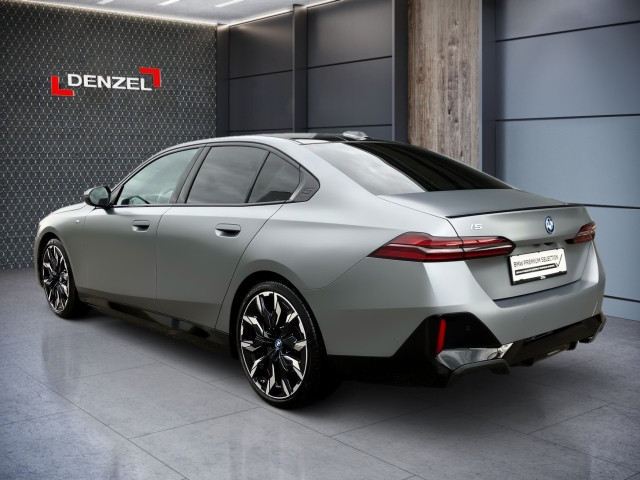 Bild 2: BMW i5 xDrive40 Limousine G60