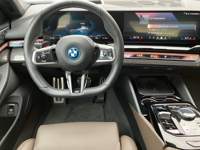 Bild 6: BMW i5 xDrive40 Limousine G60