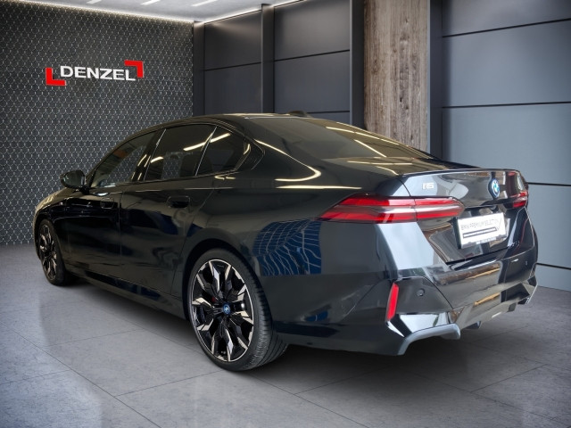 Bild 2: BMW i5 xDrive40 Limousine G60