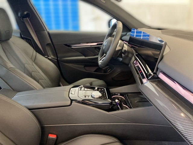 Bild 5: BMW i5 xDrive40 Limousine G60