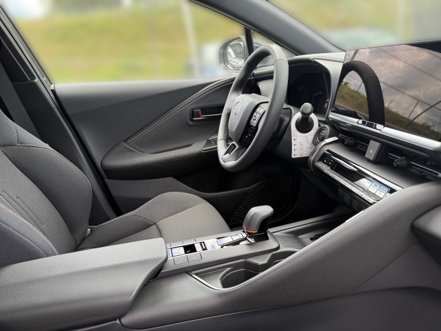 Bild 5: Toyota C-HR - 2,0 l Plugin 4x2  Active Drive CV