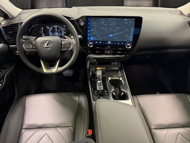 Bild 4: Lexus NX 2,5l Plug-in, CVT Executive Line