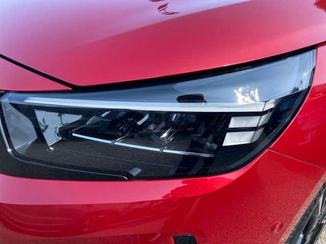 Bild 11: Opel Corsa. GS. 1.2  Dire