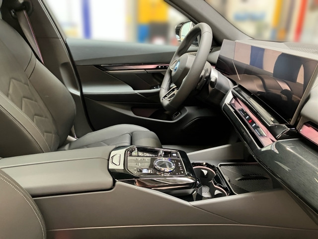 Bild 5: BMW 550e xDrive Limousine G60 XB1