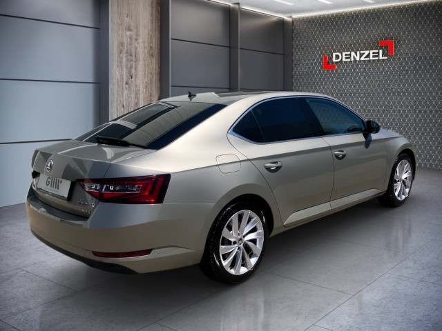 Bild 3: Skoda Superb 2,0 TDI 4x4 S