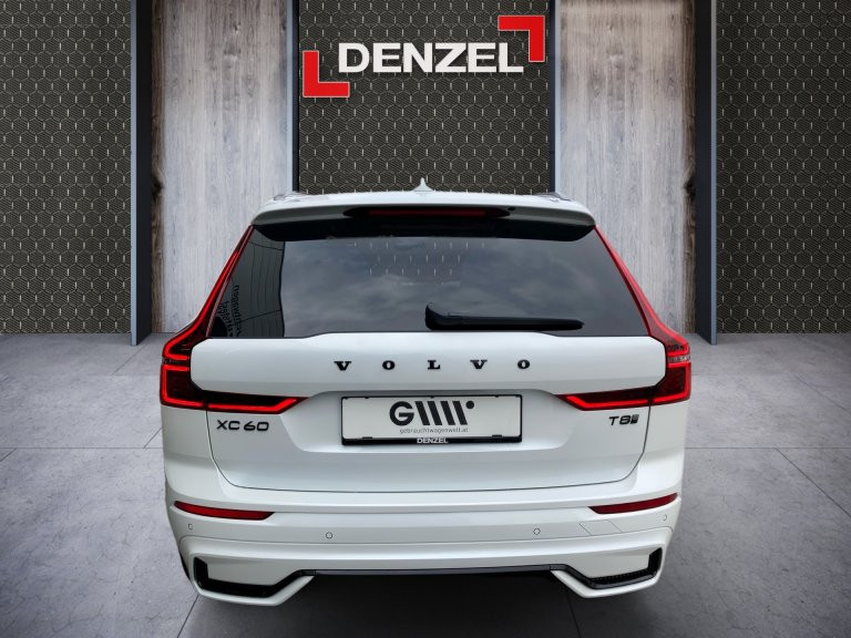 Bild 10: VOLVO PKW XC60 T8 AWD PHEV 18,8 kWh Ultra Black