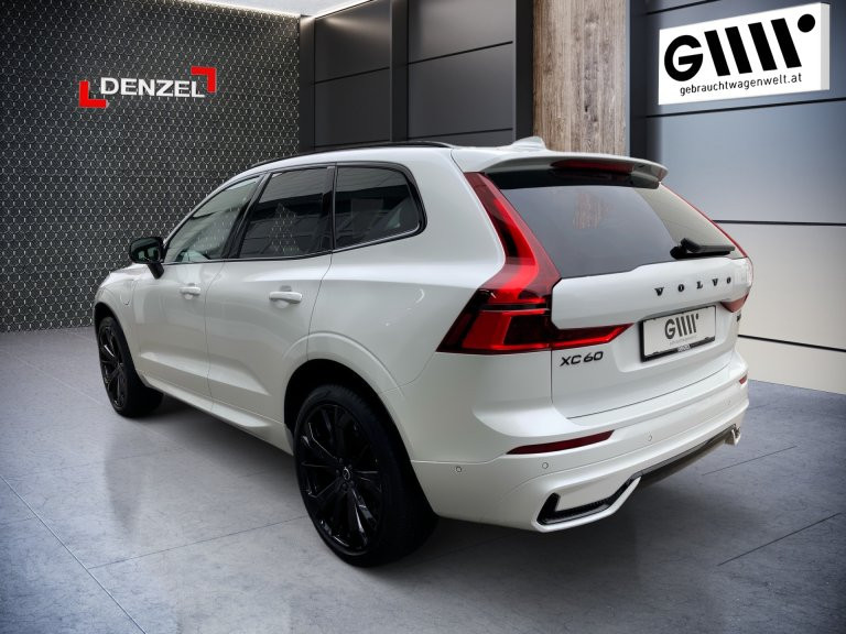 Bild 2: VOLVO PKW XC60 T8 AWD PHEV 18,8 kWh Ultra Black