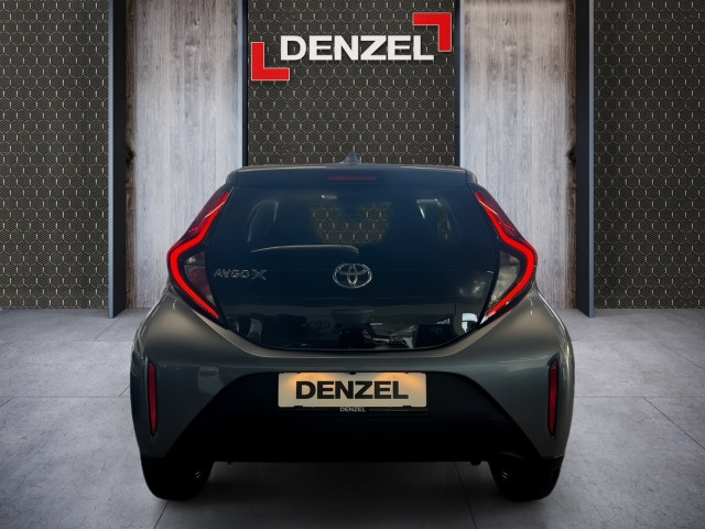 Bild 2: Toyota AYGO X 1,0 l Play
