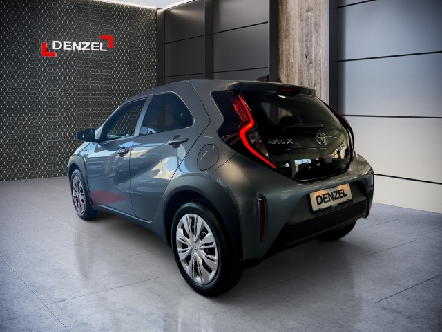 Bild 3: Toyota AYGO X 1,0 l Play