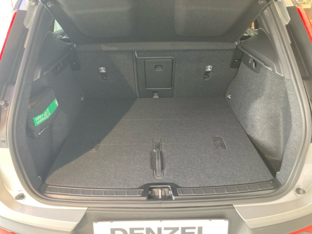 Bild 9: VOLVO PKW EX40 Single Motor Extended Range Ultra Dark