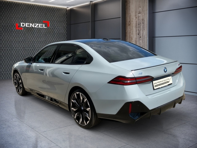 Bild 2: BMW i5 M60 xDrive Limousine G60