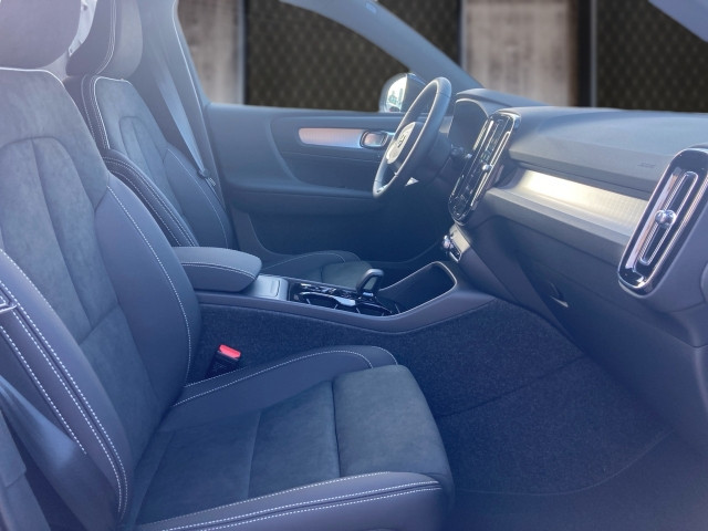 Bild 7: VOLVO PKW XC40 Plus, B3 Mild Hybrid, Benzin, Dark