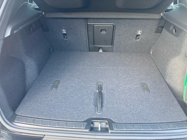 Bild 8: VOLVO PKW XC40 Plus, B3 Mild Hybrid, Benzin, Dark