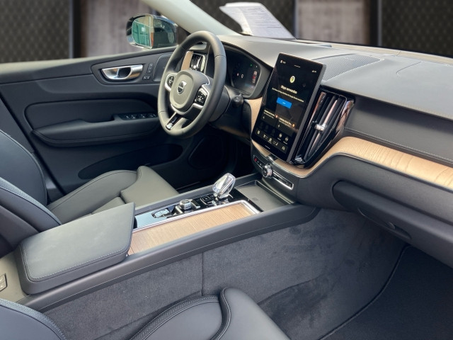 Bild 5: VOLVO PKW XC60 Ultra, T8 AWD Plug-in Hybrid, Elektrisch/Benzin, Dark