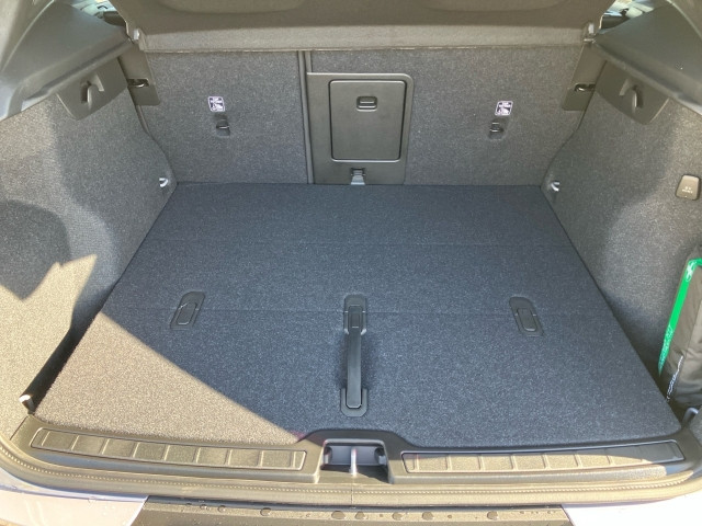 Bild 9: VOLVO PKW XC40 Plus, B3 Mild Hybrid, Benzin, Dark