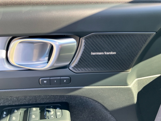 Bild 13: VOLVO PKW XC40 Plus, B3 Mild Hybrid, Benzin, Dark