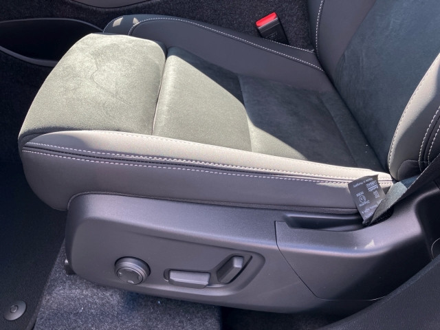 Bild 14: VOLVO PKW XC40 Plus, B3 Mild Hybrid, Benzin, Dark