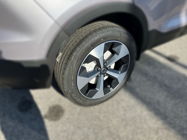 Bild 4: VOLVO PKW XC40 Plus, B3 Mild Hybrid, Benzin, Dark