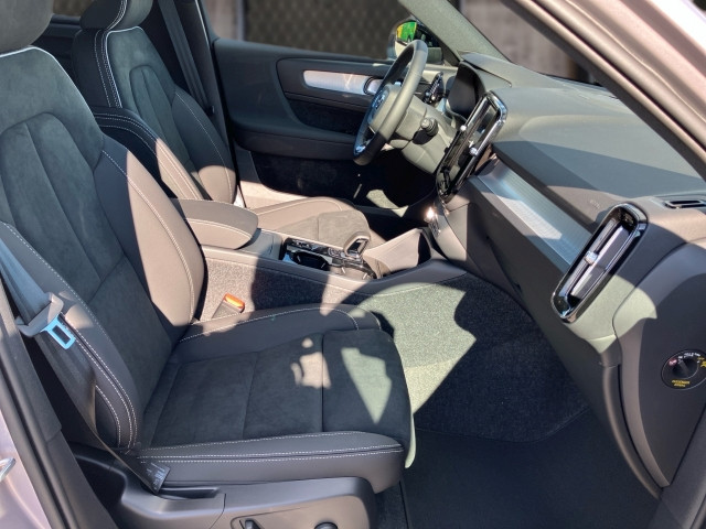 Bild 5: VOLVO PKW XC40 Plus, B3 Mild Hybrid, Benzin, Dark