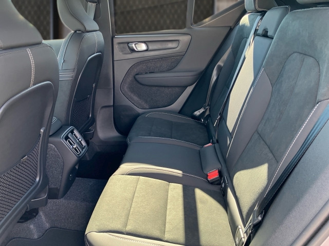 Bild 8: VOLVO PKW XC40 Plus, B3 Mild Hybrid, Benzin, Dark