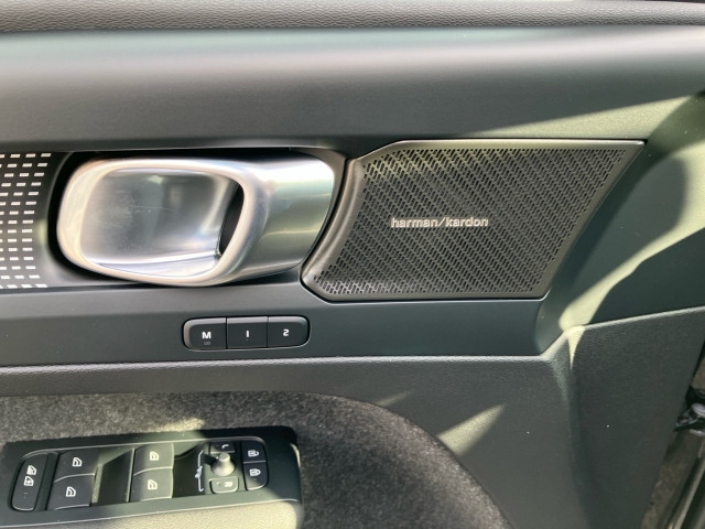 Bild 13: VOLVO PKW EX40 Black Edition Ultra, Twin Motor Performance, Vollelektr