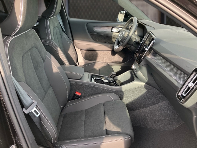 Bild 5: VOLVO PKW EX40 Black Edition Ultra, Twin Motor Performance, Vollelektr