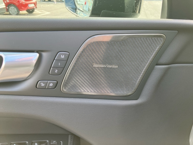 Bild 13: VOLVO PKW XC60 Black Edition Plus, T6 AWD Plug-in Hybrid, Elektrisch/B