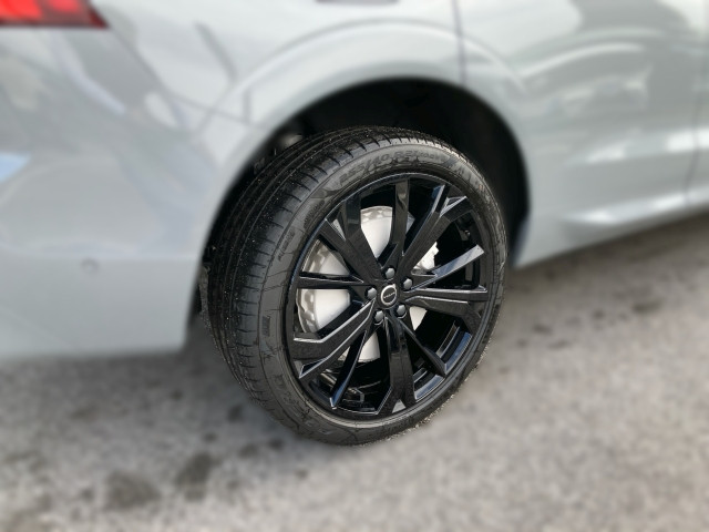 Bild 4: VOLVO PKW XC60 Black Edition Plus, T6 AWD Plug-in Hybrid, Elektrisch/B