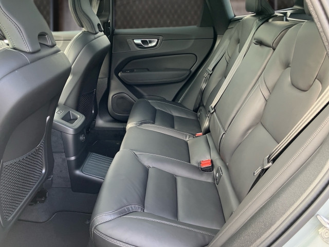 Bild 8: VOLVO PKW XC60 Black Edition Plus, T6 AWD Plug-in Hybrid, Elektrisch/B