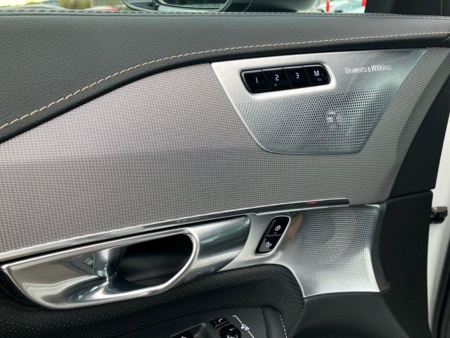 Bild 14: VOLVO PKW XC90 T8 AWD Recharge PHEV R Design Geartronic