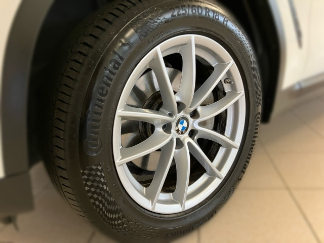 Bild 4: BMW X4 xDrive 20d 48 V A