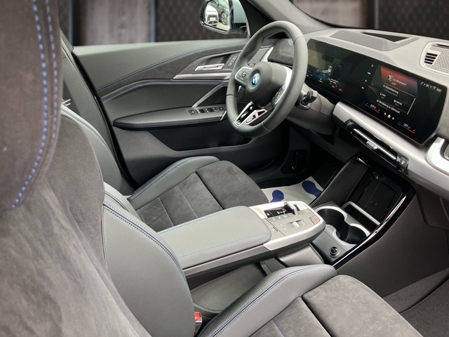 Bild 5: BMW iX1 xDrive30 U11