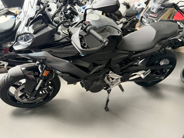 Bild 1: BMW Motorrad F 900 XR