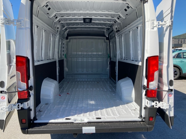 Bild 7: Fiat Transporter Ducato Serie 2 L4H2 3500 180 EAT8