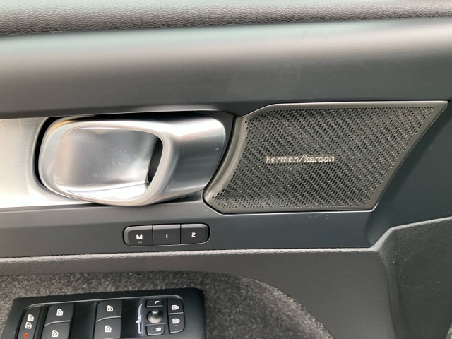 Bild 13: VOLVO PKW XC40 Plus, B3 Mild Hybrid, Benzin, Dark