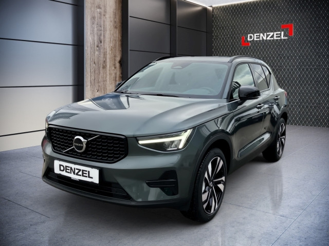 Bild 1: VOLVO PKW XC40 Plus, B3 Mild Hybrid, Benzin, Dark